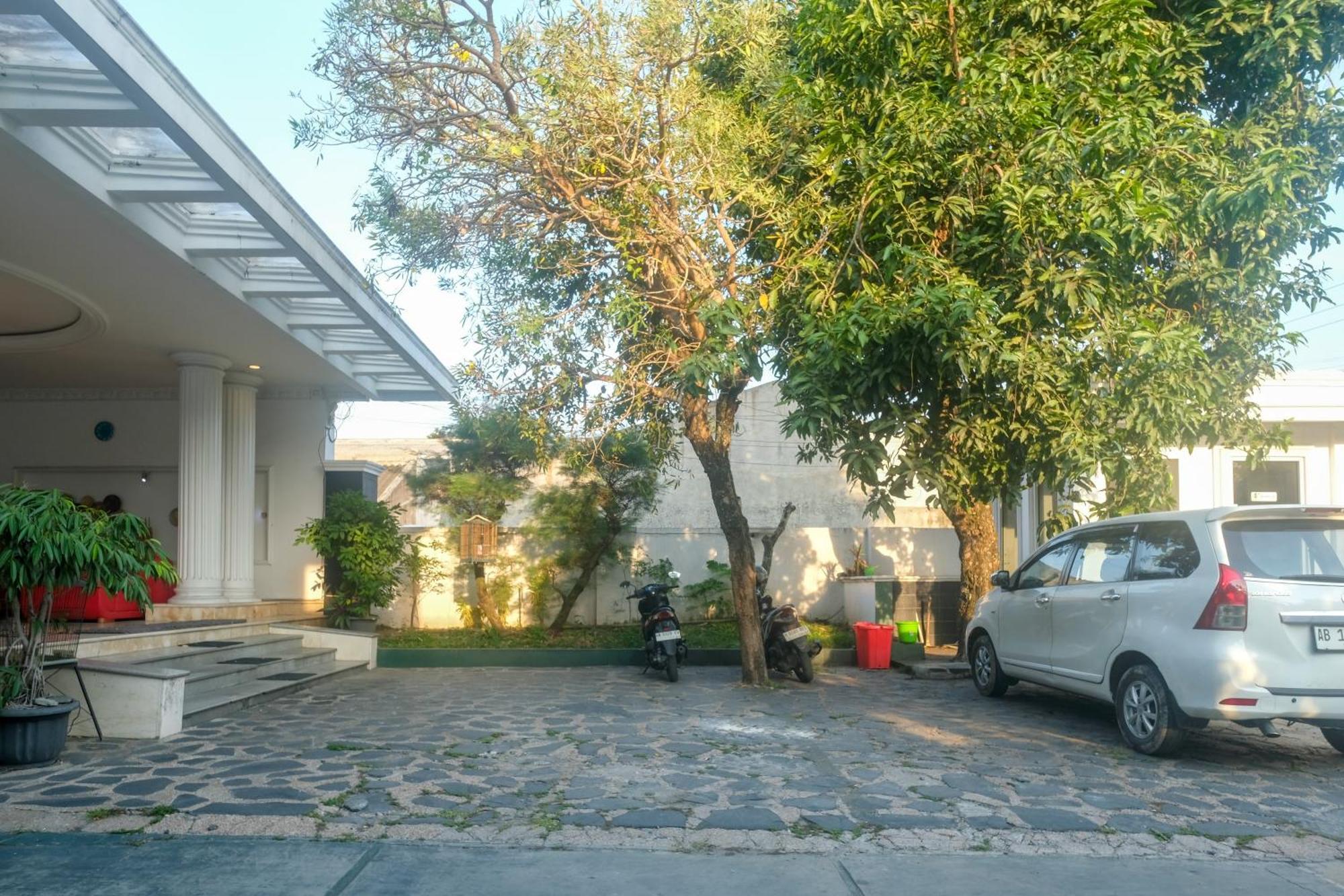 Urbanview Omah Pari Boutique Hotel Yogyakarta Buitenkant foto